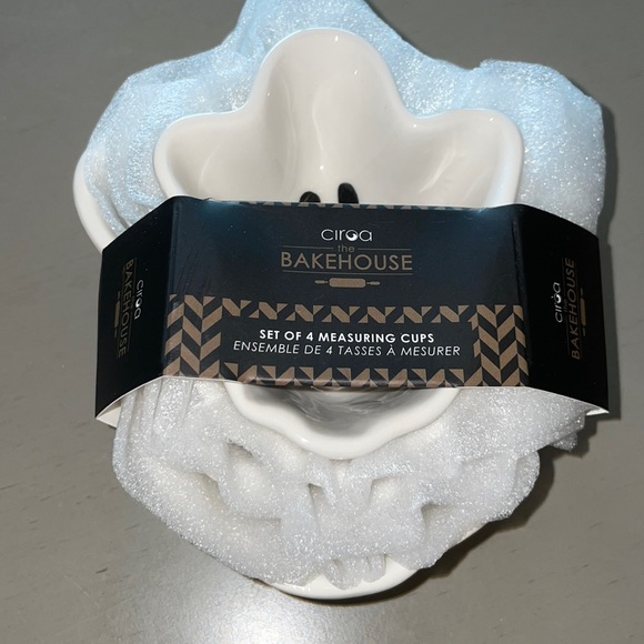 Bakehouse Ghost Measuring Cups - Picture 2 of 2